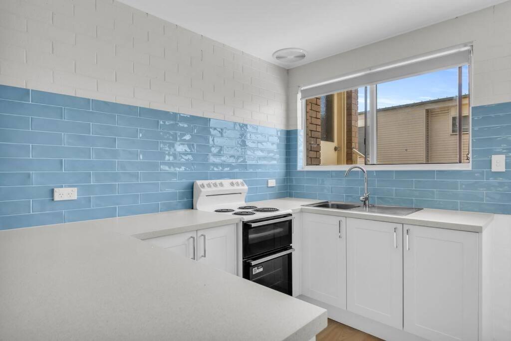 Apartment Marine Court - Unit 6 *