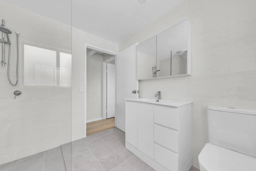 Marine Court - Unit 6 Apartment
